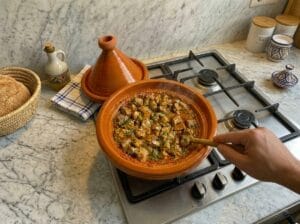Diced beef liver tagine with fresh tomato sauce